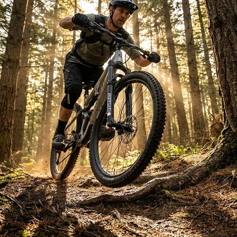 SR Suntour AION38X-Boost
