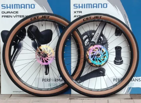 Race Face RACEFACE R27 ÖN ARKA DİSK  27,5 RAİNBOW PASAK GÖBEK 11 Lİ KASET+ROTOR+CST LASTİKLİ SET