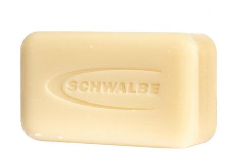 Schwalbe Schwalbe NATURAL BIKE SOAP - kompakte Seife im Set für schonende Fahrradreinigung
