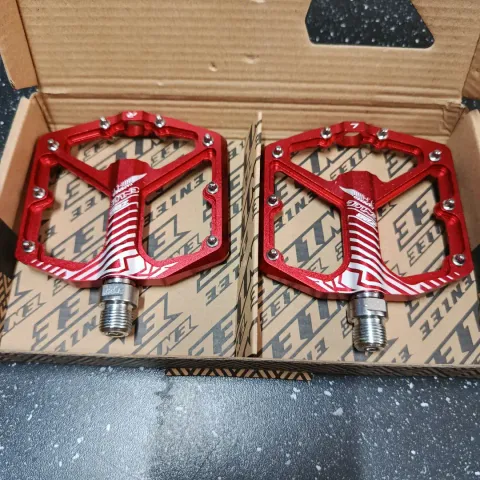 Enlee ENLEE ÇİVİLİ KIRMIZI PEDAL RULMANLI ALUMINYUM 