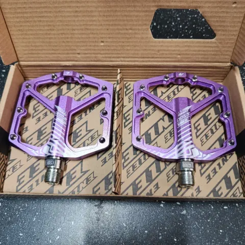 Enlee ENLEE ÇİVİLİ MOR PEDAL RULMANLI ALUMINYUM 
